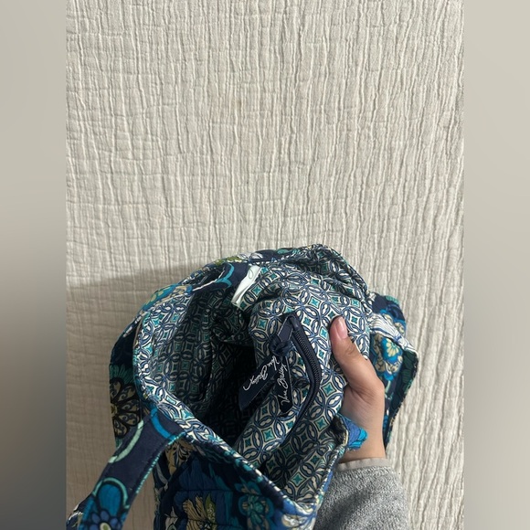 Brand New Vera Bradley Rhythm & Blues Shoulder Tote - Picture 4 of 5